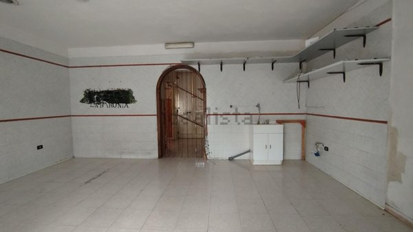 locale commerciale in affitto a Capua in zona Sant'Angelo in Formis