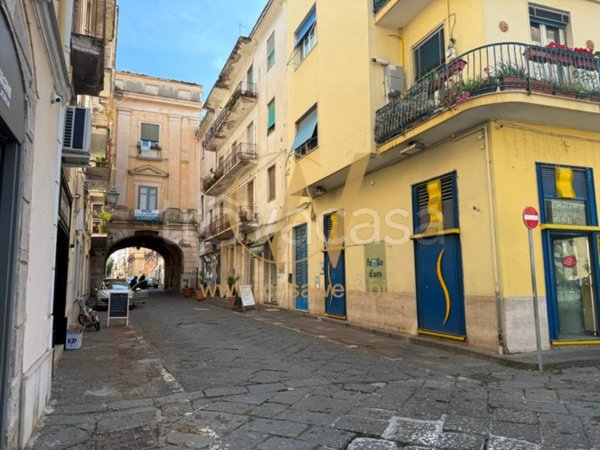 negozio in affitto a Capua
