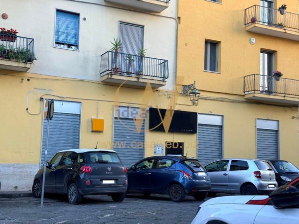 negozio in affitto a Capua