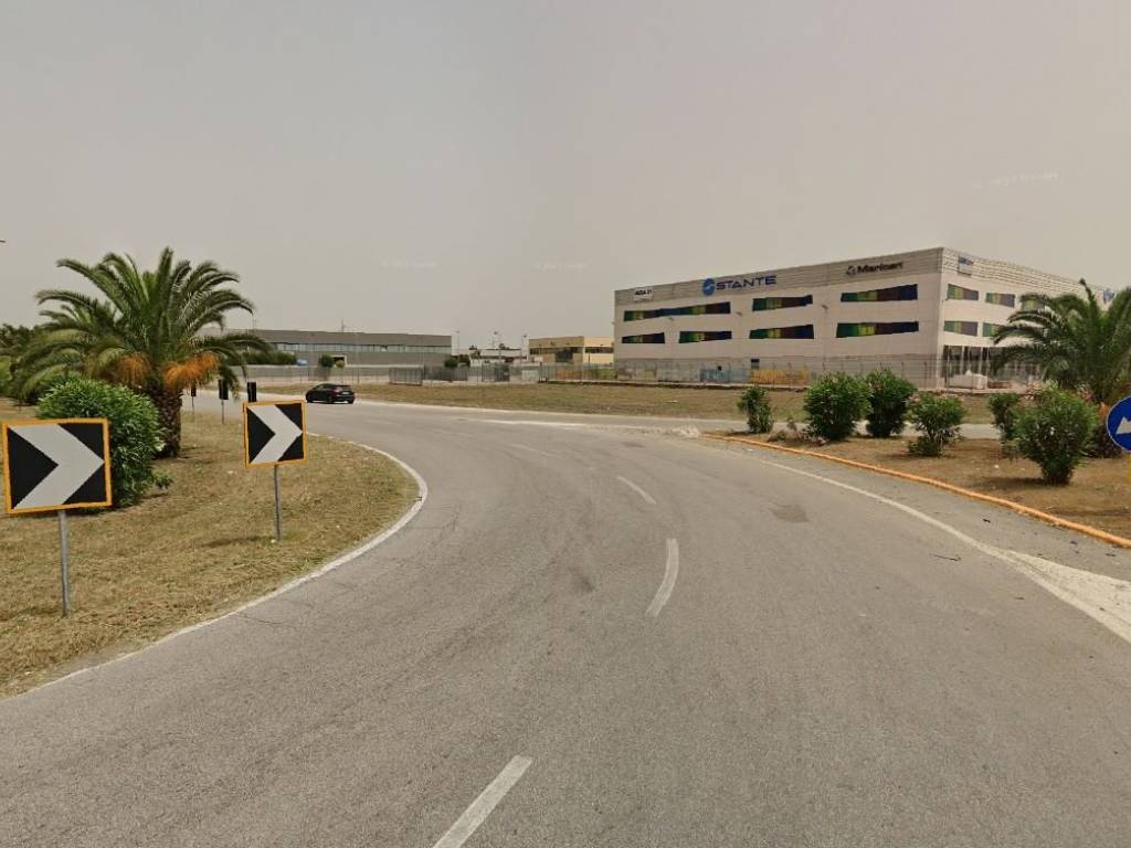 locale commerciale in affitto a Carinaro
