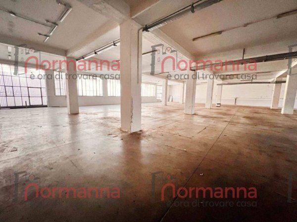 locale commerciale in affitto a Carinaro