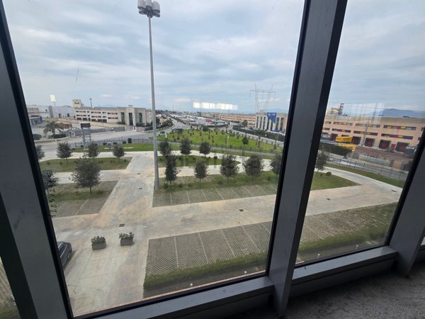 ufficio in affitto a Carinaro