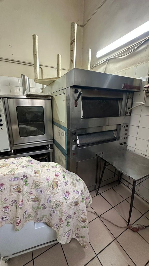 locale commerciale in affitto a Carinaro