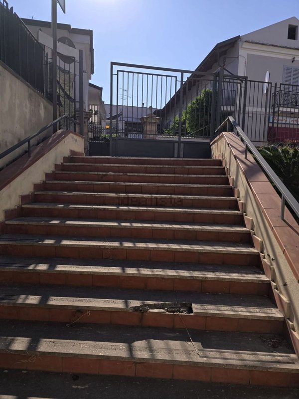 locale commerciale in affitto a Carinaro