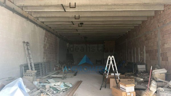 locale commerciale in affitto a Carinaro