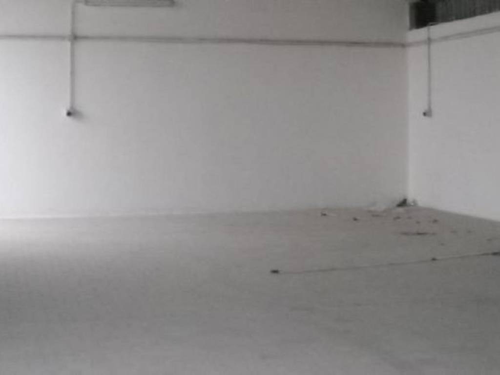 locale commerciale in affitto a Casagiove