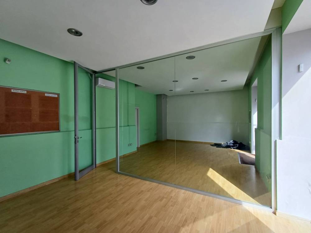 locale commerciale in affitto a Casagiove