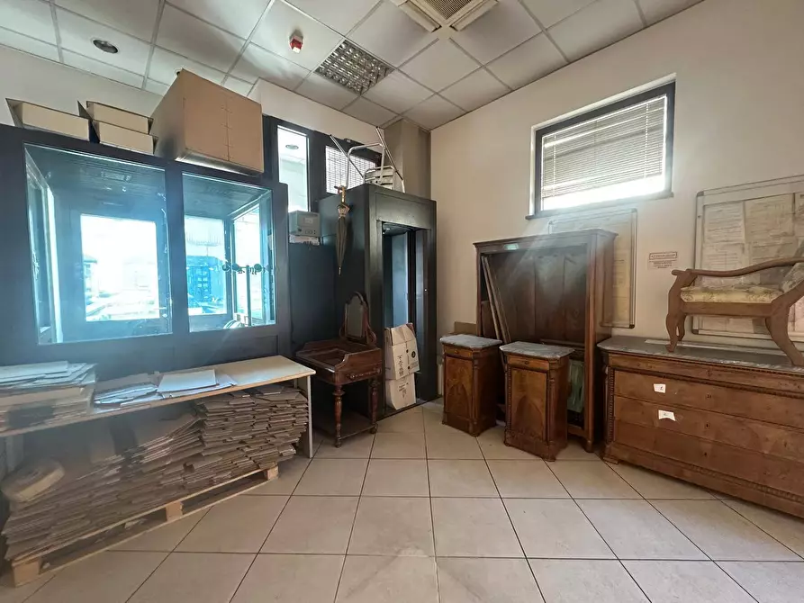 locale commerciale in affitto a Casagiove