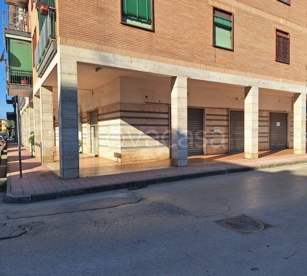 negozio in affitto a Casagiove