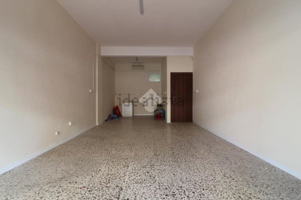 locale commerciale in affitto a Casagiove