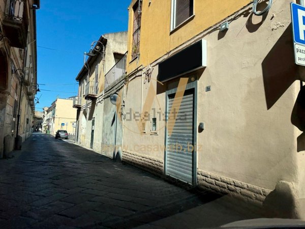 locale commerciale in affitto a Casagiove