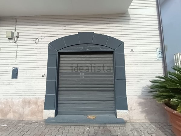 locale commerciale in affitto a Casagiove