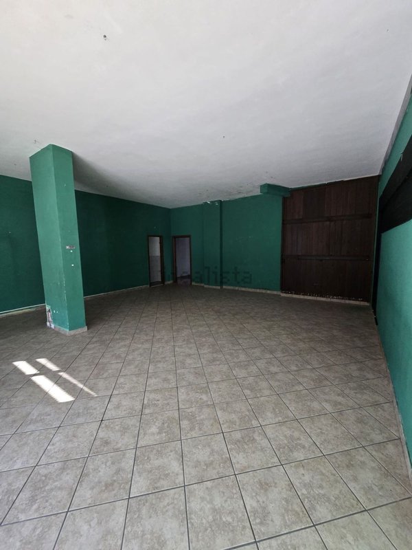 locale commerciale in affitto a Casagiove