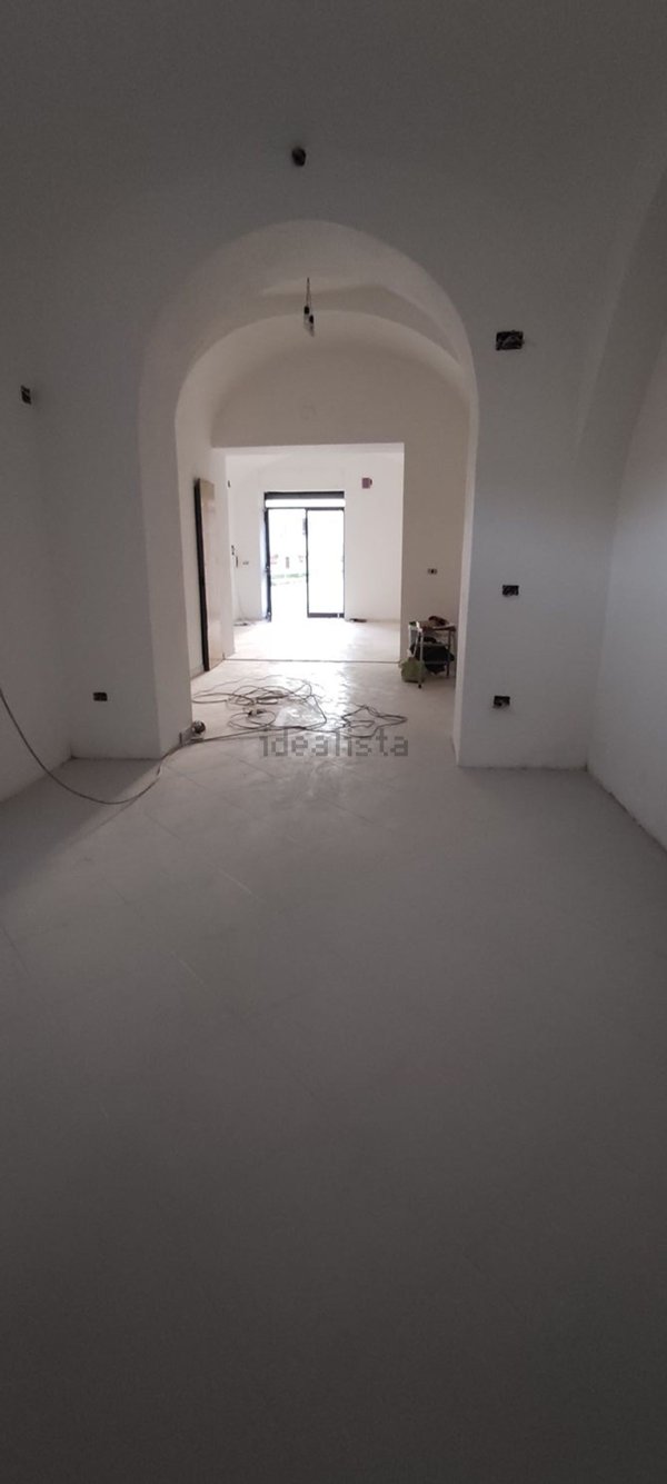 locale commerciale in affitto a Casagiove