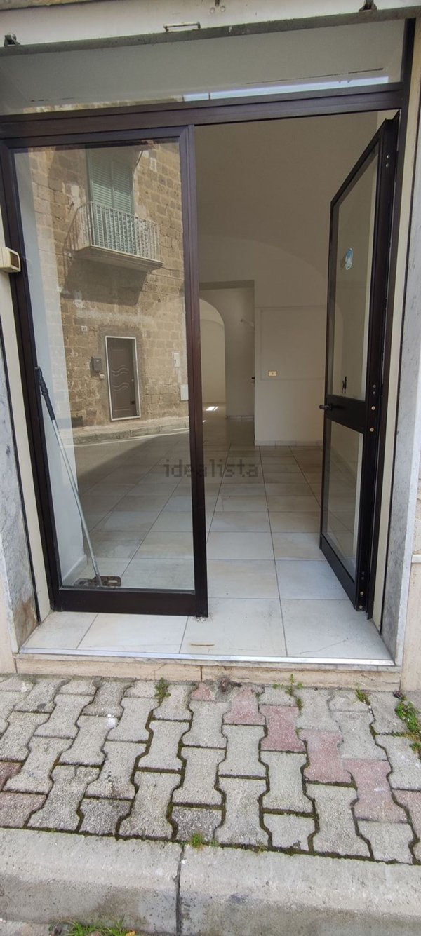 locale commerciale in affitto a Casagiove