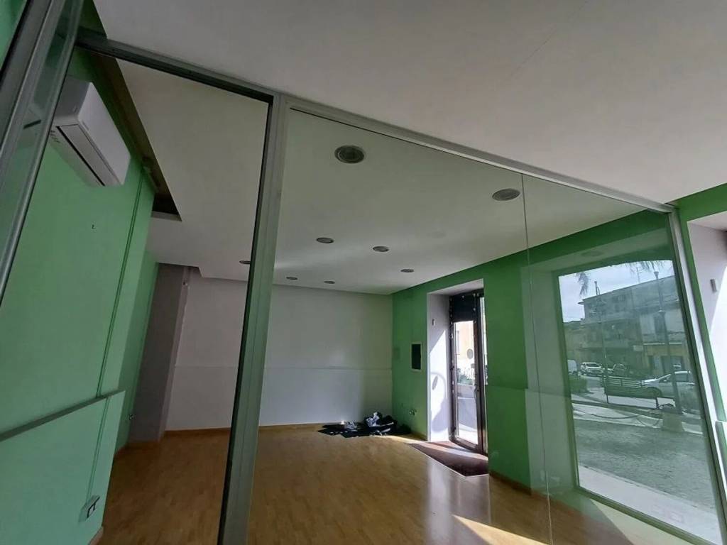 negozio in affitto a Casagiove