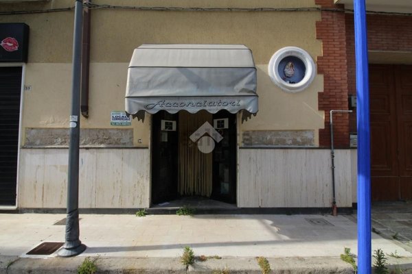 locale commerciale in affitto a Casagiove