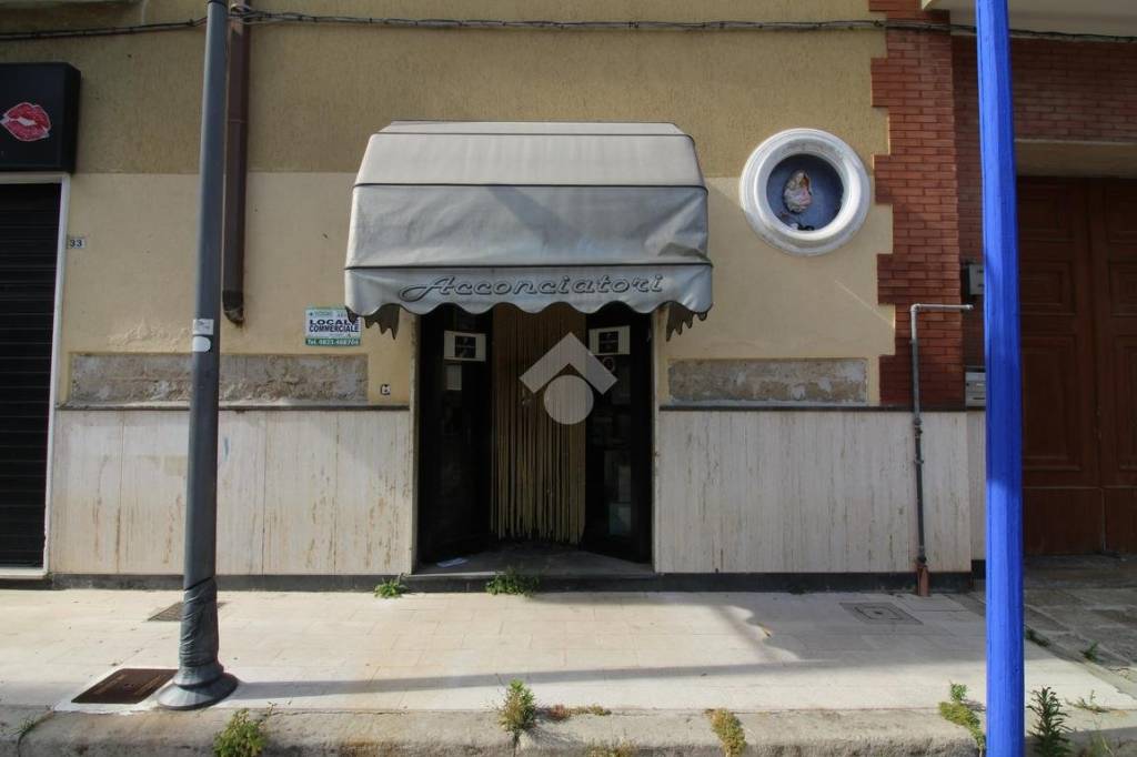 negozio in affitto a Casagiove