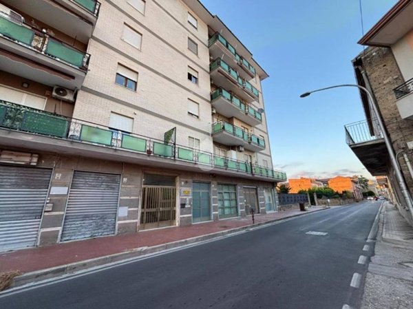 locale commerciale in affitto a Casagiove