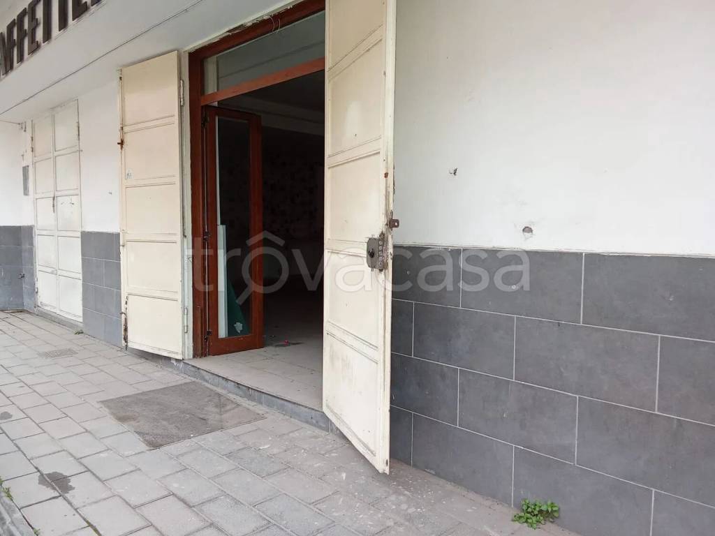 negozio in affitto a Casal di Principe
