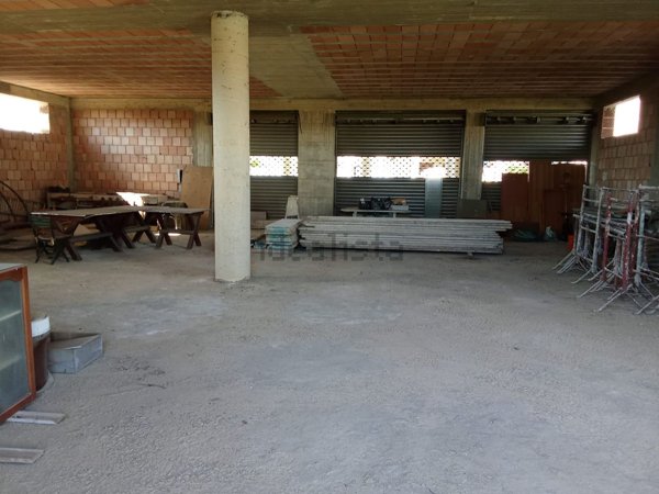 locale commerciale in affitto a Casal di Principe