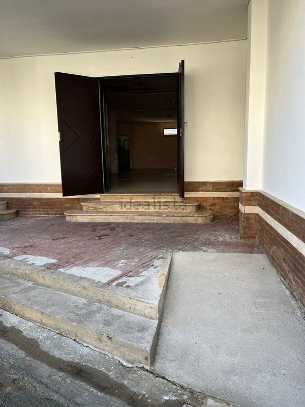 locale commerciale in affitto a Casal di Principe