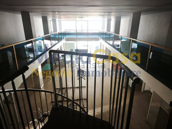 locale commerciale in affitto a Casal di Principe