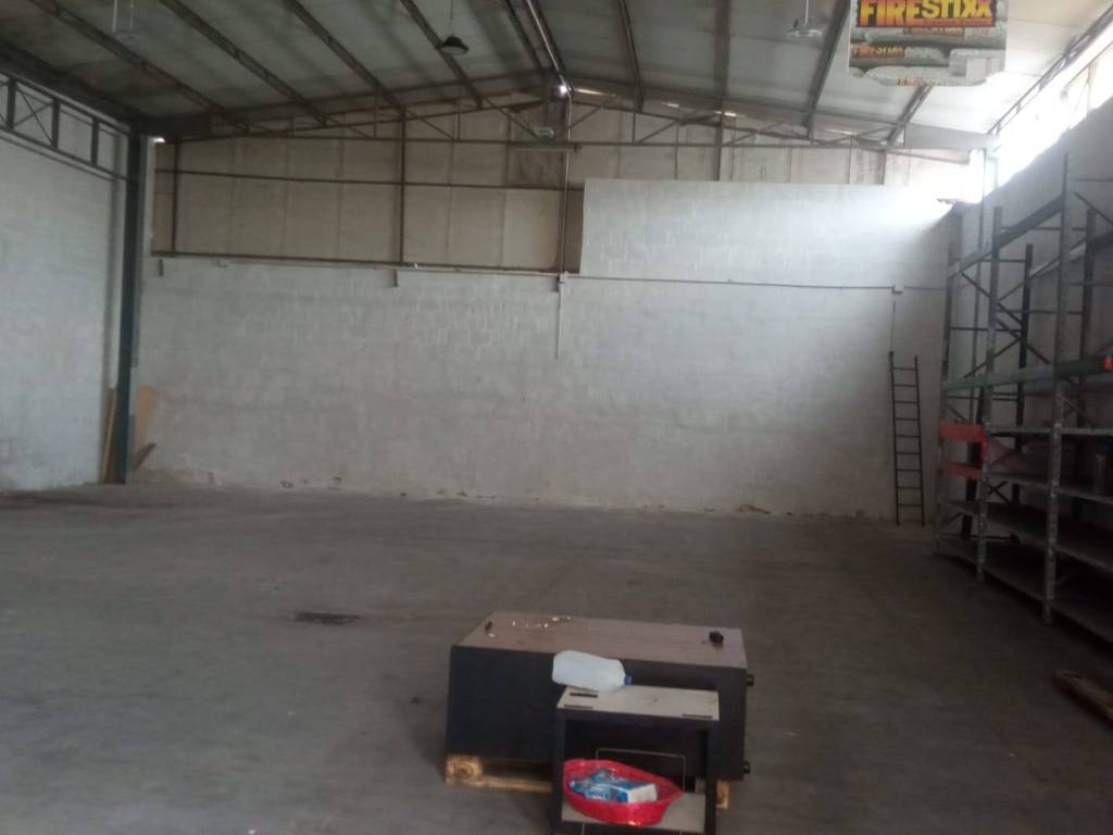 locale commerciale in affitto a Casaluce