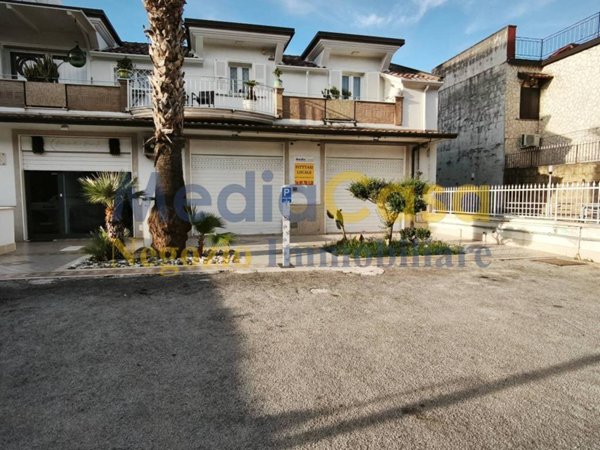 negozio in affitto a Casaluce