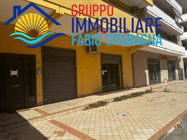negozio in affitto a Casapulla