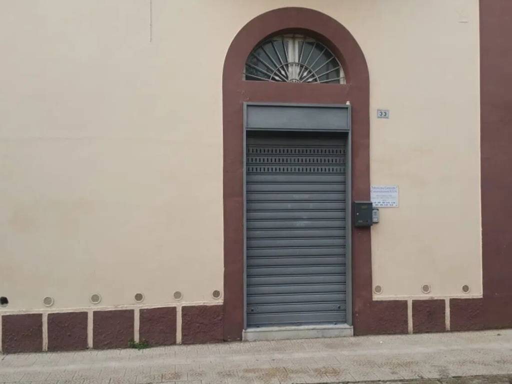 negozio in affitto a Casapulla