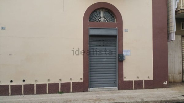 locale commerciale in affitto a Casapulla