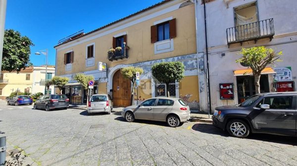negozio in affitto a Casapulla