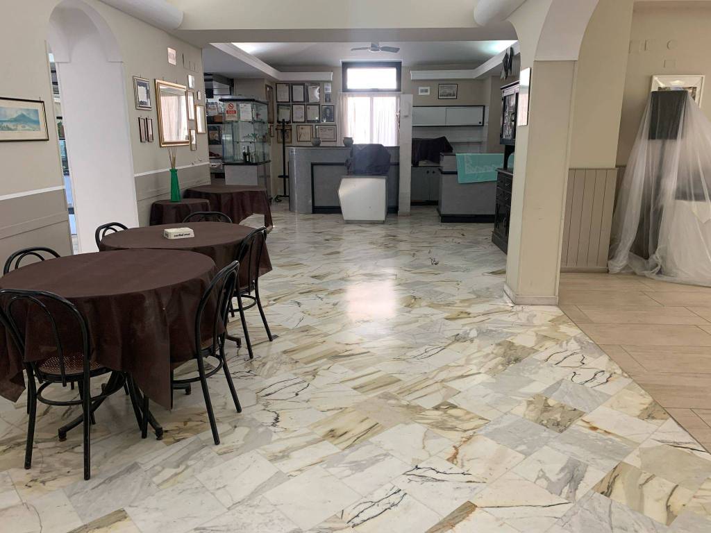 negozio in affitto a Casapulla