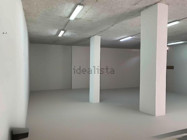 locale commerciale in affitto a Casapulla