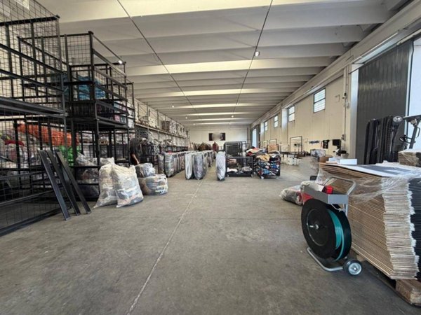 locale commerciale in affitto a Casapulla