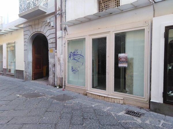 locale commerciale in affitto a Caserta in zona Centro Città