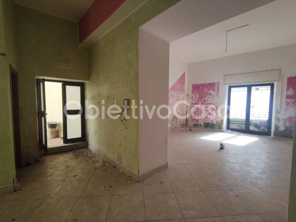 negozio in affitto a Caserta