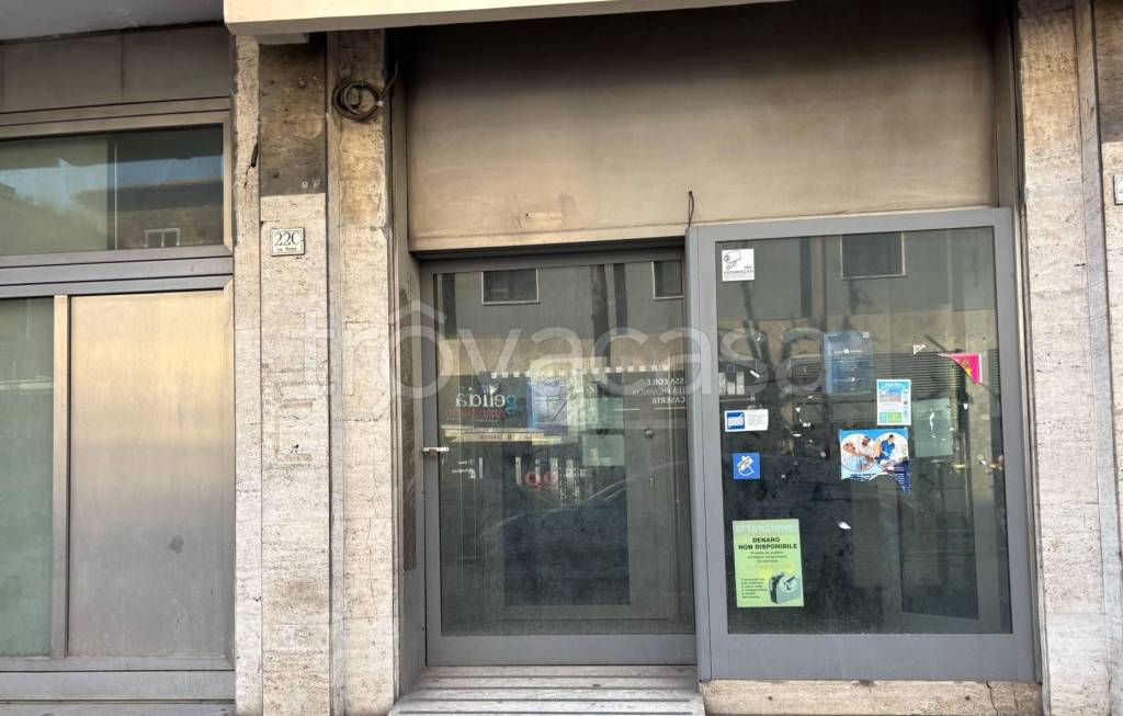 negozio in affitto a Caserta in zona Acquaviva