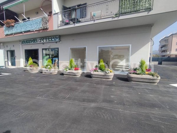 negozio in affitto a Caserta in zona Acquaviva