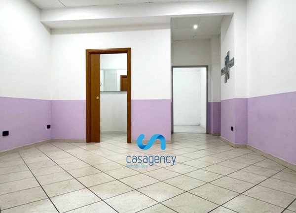 negozio in affitto a Caserta