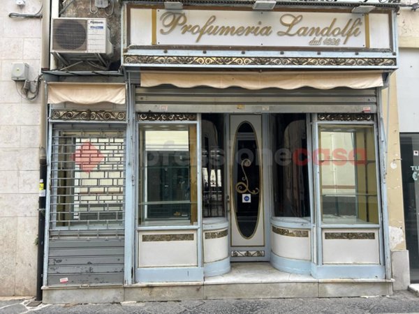 negozio in affitto a Caserta in zona Centro Città