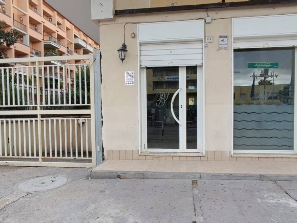 negozio in affitto a Caserta