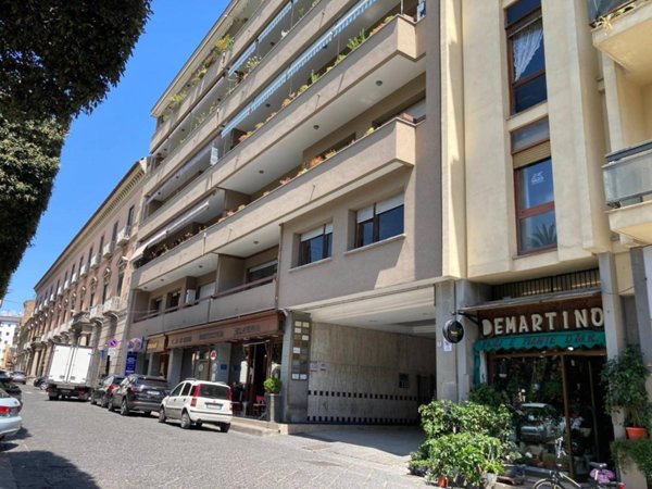 negozio in affitto a Caserta in zona Acquaviva