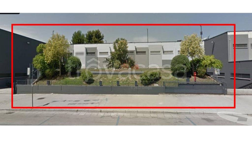 negozio in affitto a Caserta in zona Centro Città