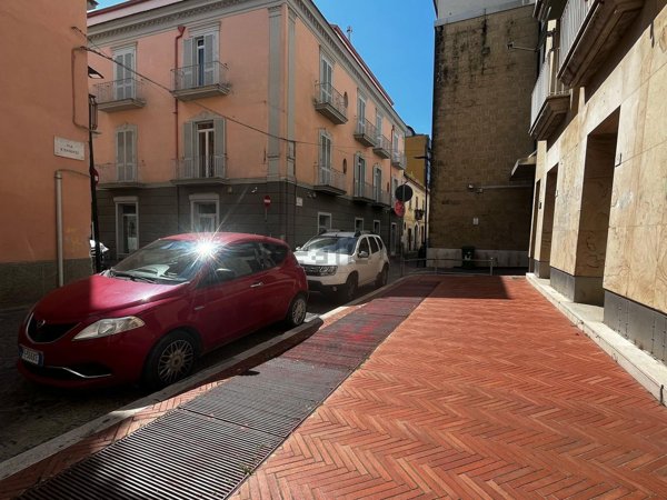 locale commerciale in affitto a Caserta in zona Ospedale
