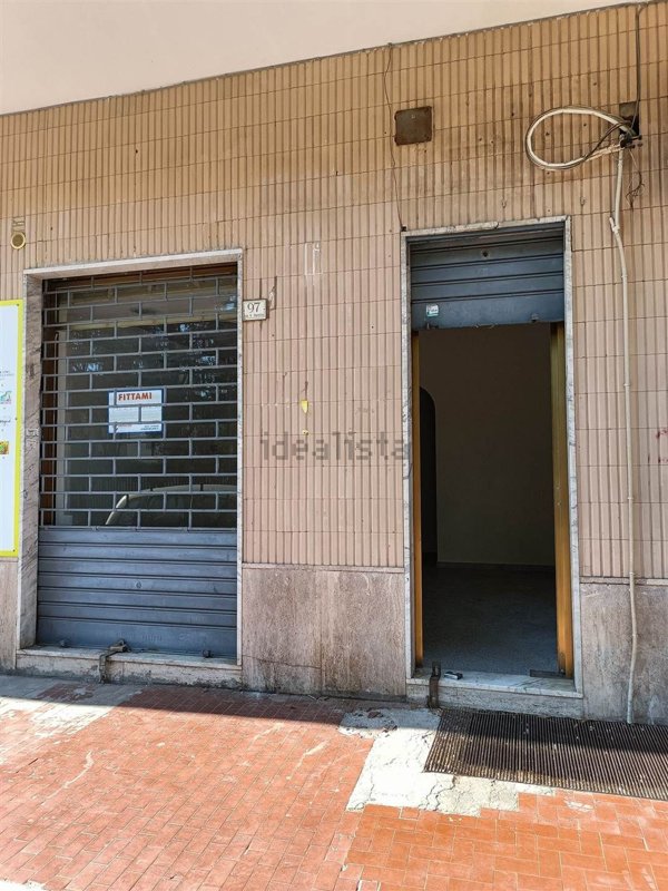 locale commerciale in affitto a Caserta