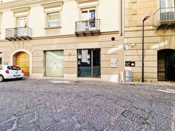 negozio in affitto a Caserta in zona Centro Città