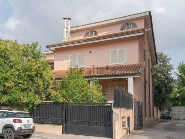 appartamento in affitto a Caserta in zona Michelangelo