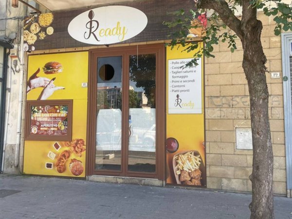 negozio in affitto a Caserta in zona Centro Città
